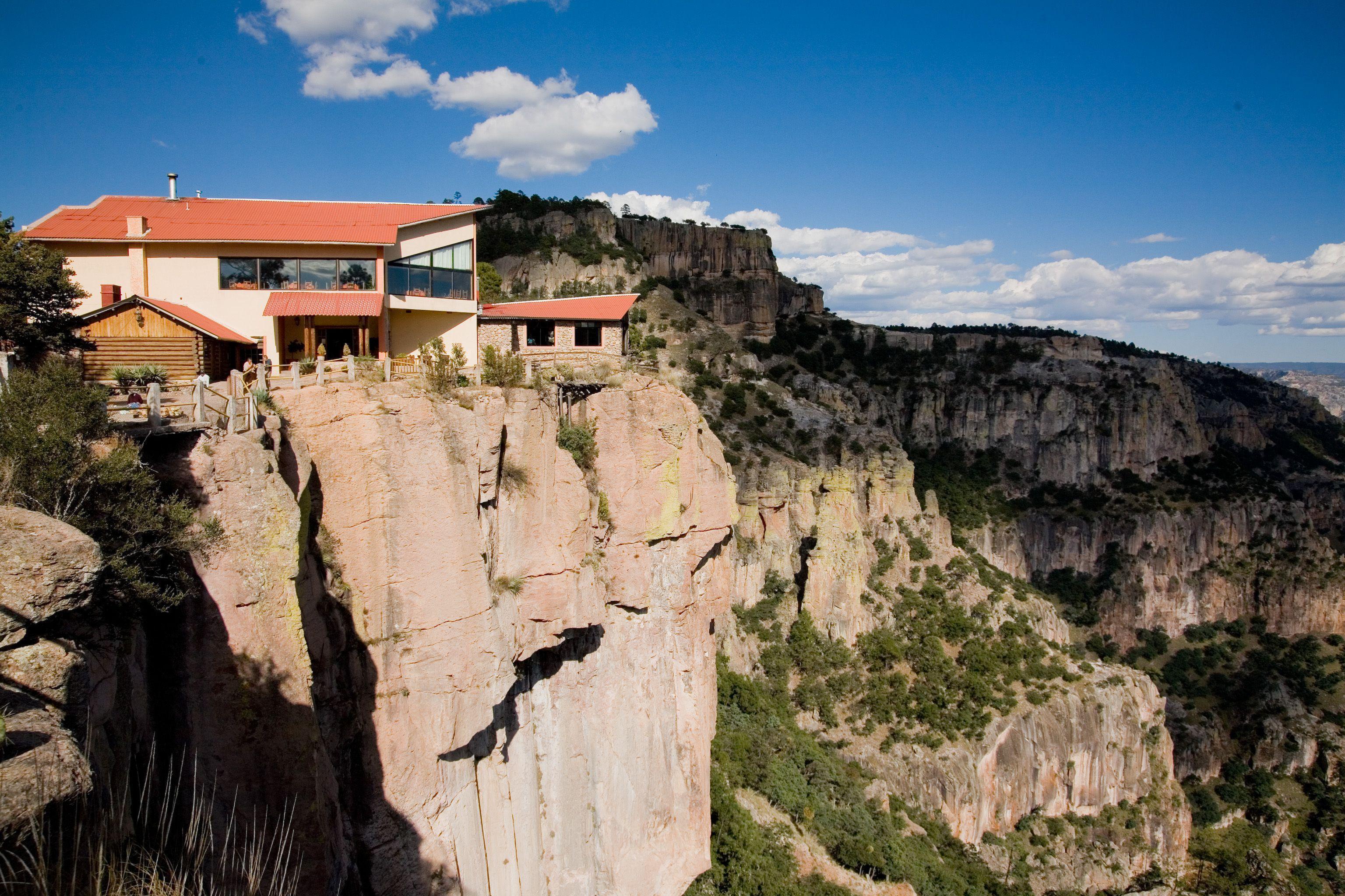 Dónde Hospedarse en Barranca del Cobre: 4 Resorts Destacados