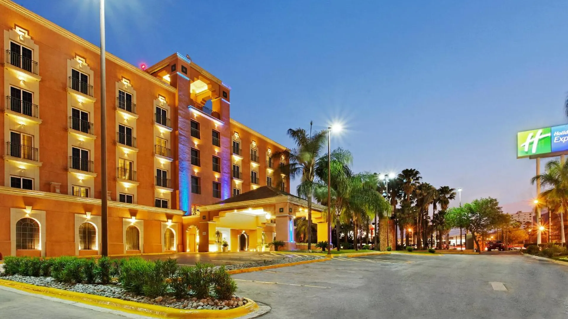 15 Hoteles de Negocios Cerca de KidZania Monterrey