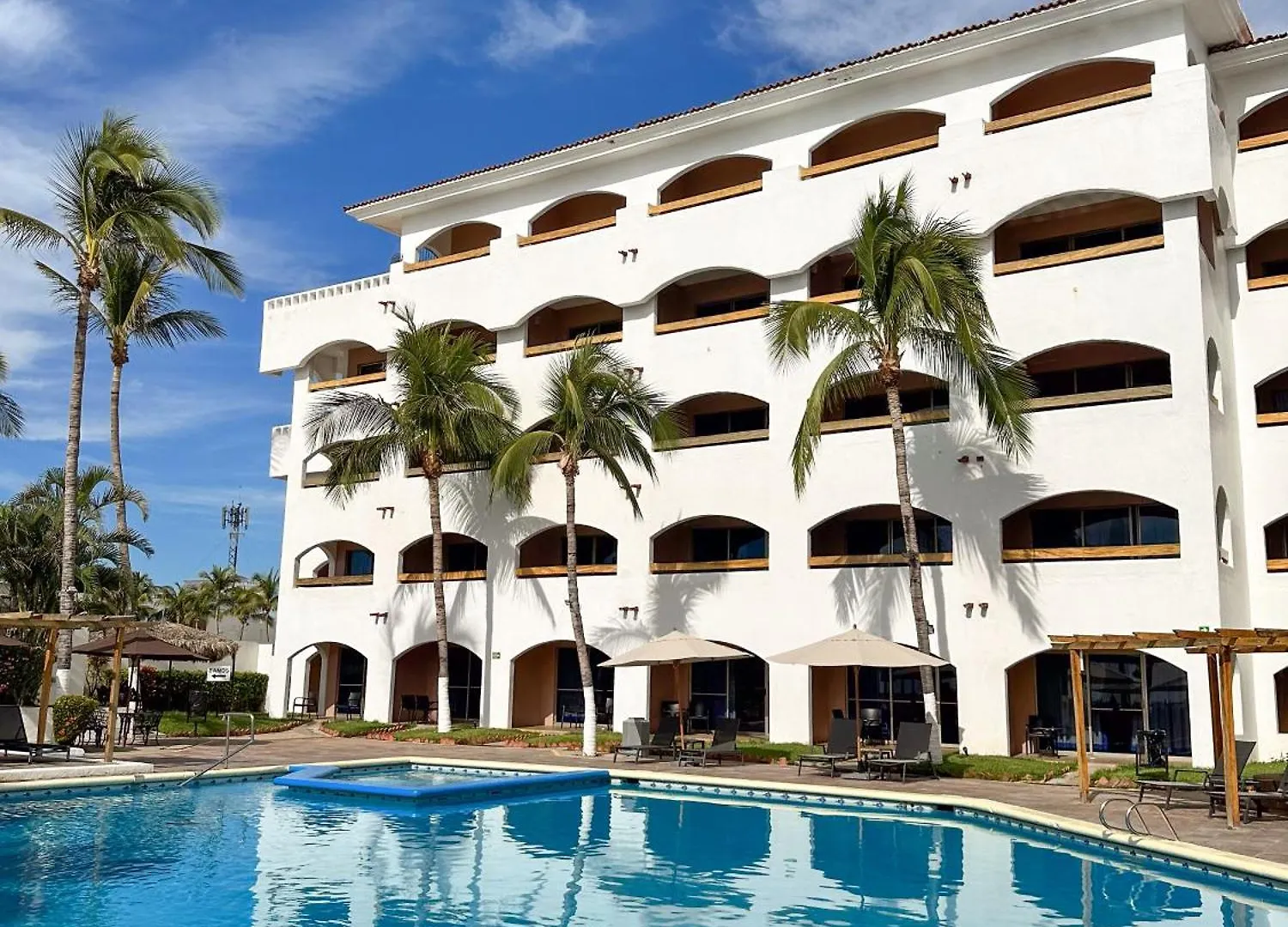 8 Hoteles de Playa Cerca del Centro Internacional de Mazatlán