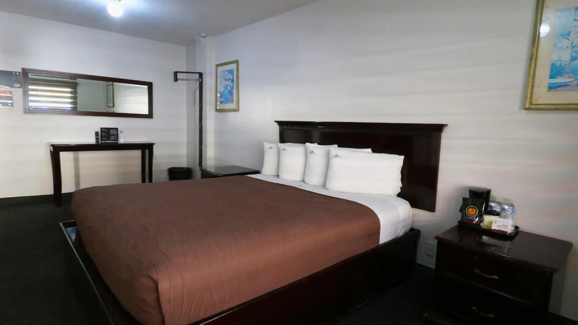 Cerca de El Cipres: 6 Hoteles Económicos en Ensenada Comparados