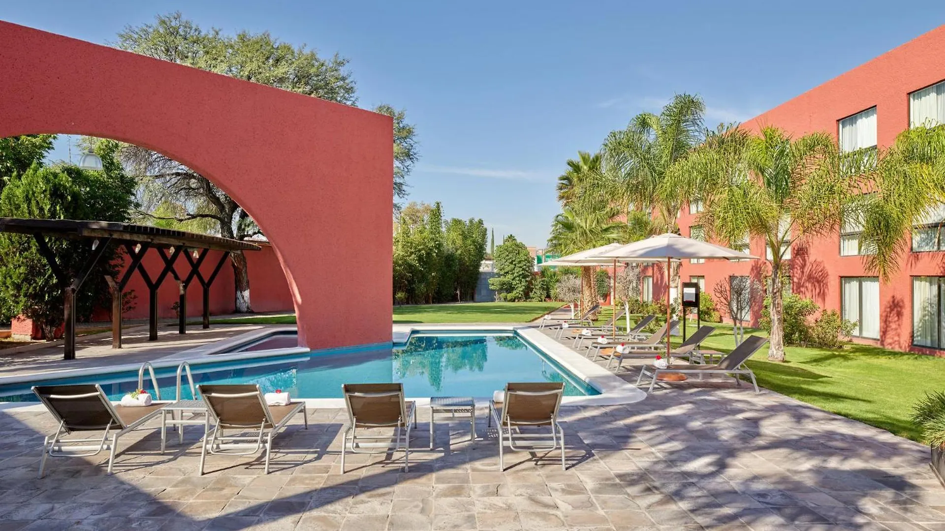 Cerca del Altaria: 6 Hoteles 4 Estrellas Comparados